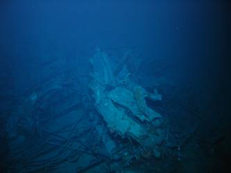 Unidentified wreckage on seabed